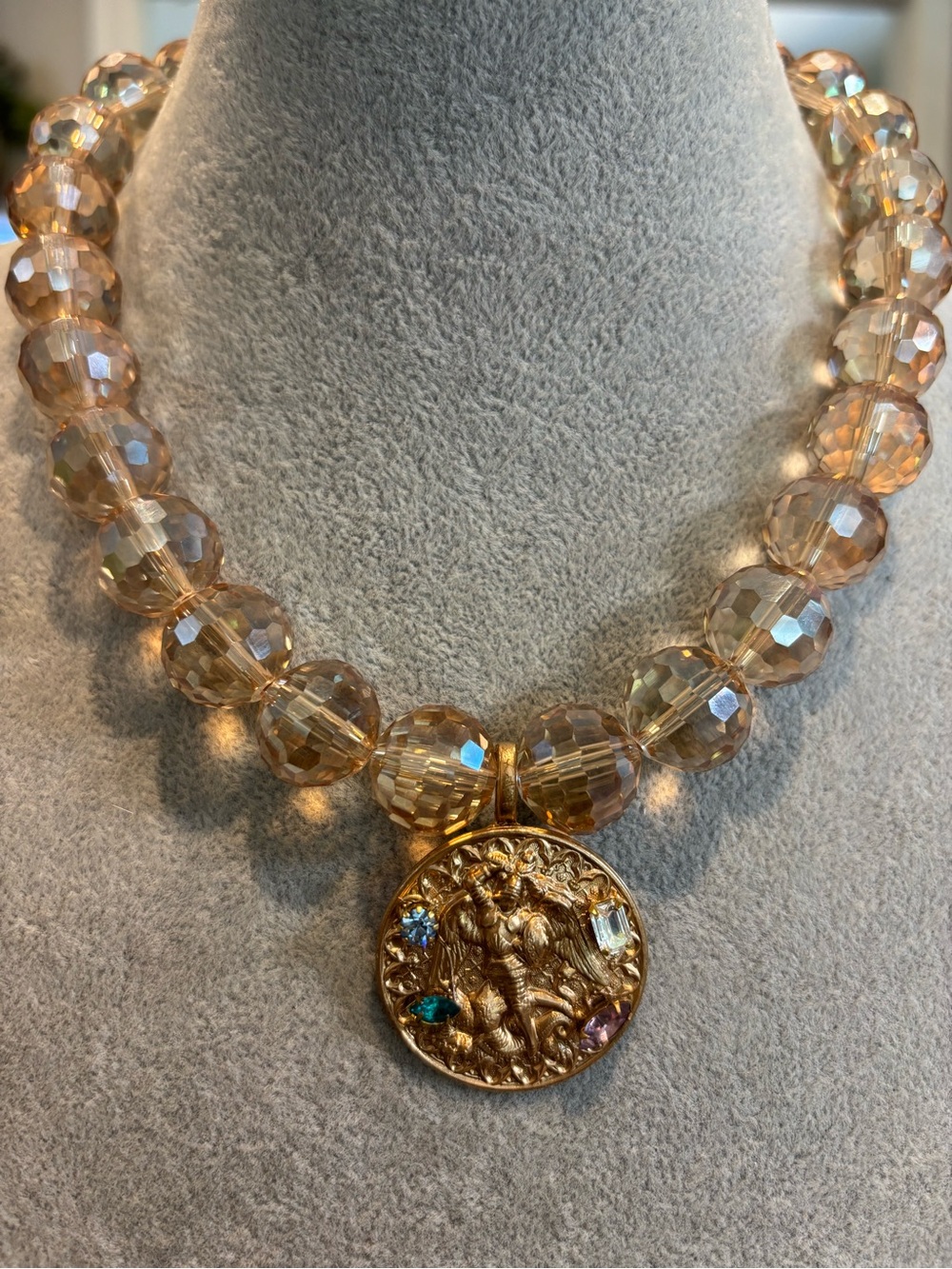 Glass faceted champagne colored beaded Necklace with vintage gems